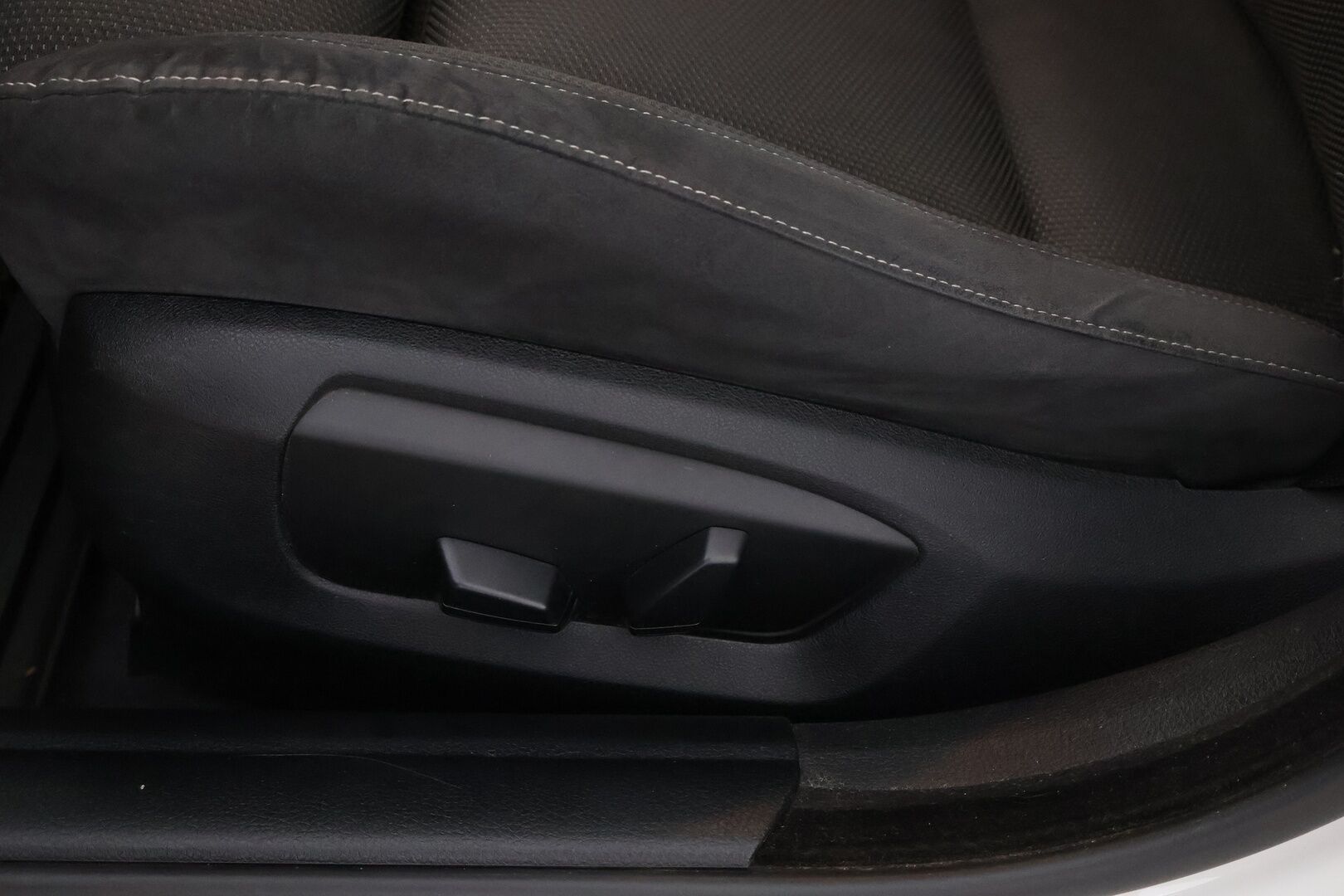 BMW 530 2016 TwinPower Turbo A xDrive F11 LCI Touring M Sport - Webasto / Adapt.Vakkari / Harman&Kardon / HUD / Panorama / 360-Kamera / Vetokoukku / AdBlue Rempattu / Supervarusteltu!