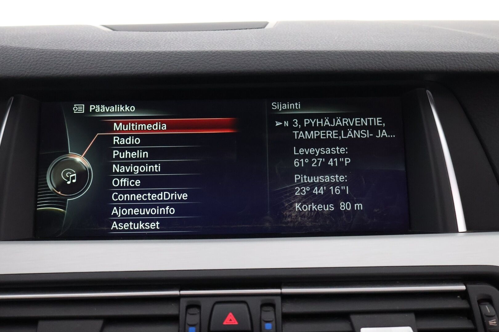 BMW 530 2016 TwinPower Turbo A xDrive F11 LCI Touring M Sport - Webasto / Adapt.Vakkari / Harman&Kardon / HUD / Panorama / 360-Kamera / Vetokoukku / AdBlue Rempattu / Supervarusteltu!