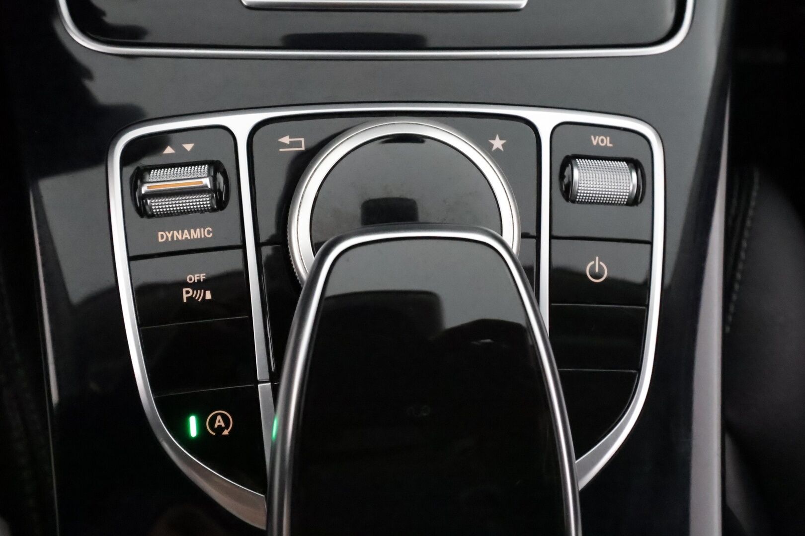 Mercedes-Benz C 2016 220 d T 4MATIC AMG **Webasto / Koukku / P-Kamera / Sporttipenkit / LED / Sähköluukku** - Näyttävä C Mersu kaksilla renkailla ja vanteilla, sekä AMG paketilla!