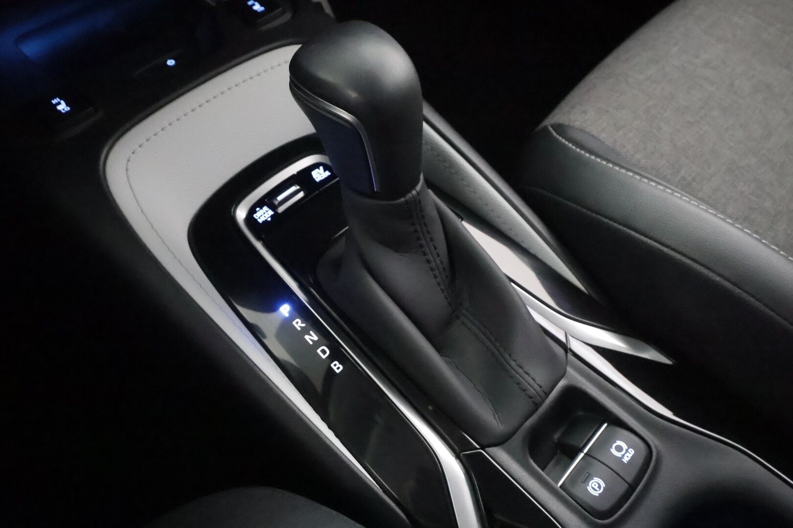 Toyota Corolla 2019 Touring Sports 1,8 Hybrid Style - | ACC | Lohko | P.Kamera | LED | Ratinlämmitys | Puolinahat | Apple&Android | Suomi-auto | Kahdet Renkaat | Merkkihuollettu |
