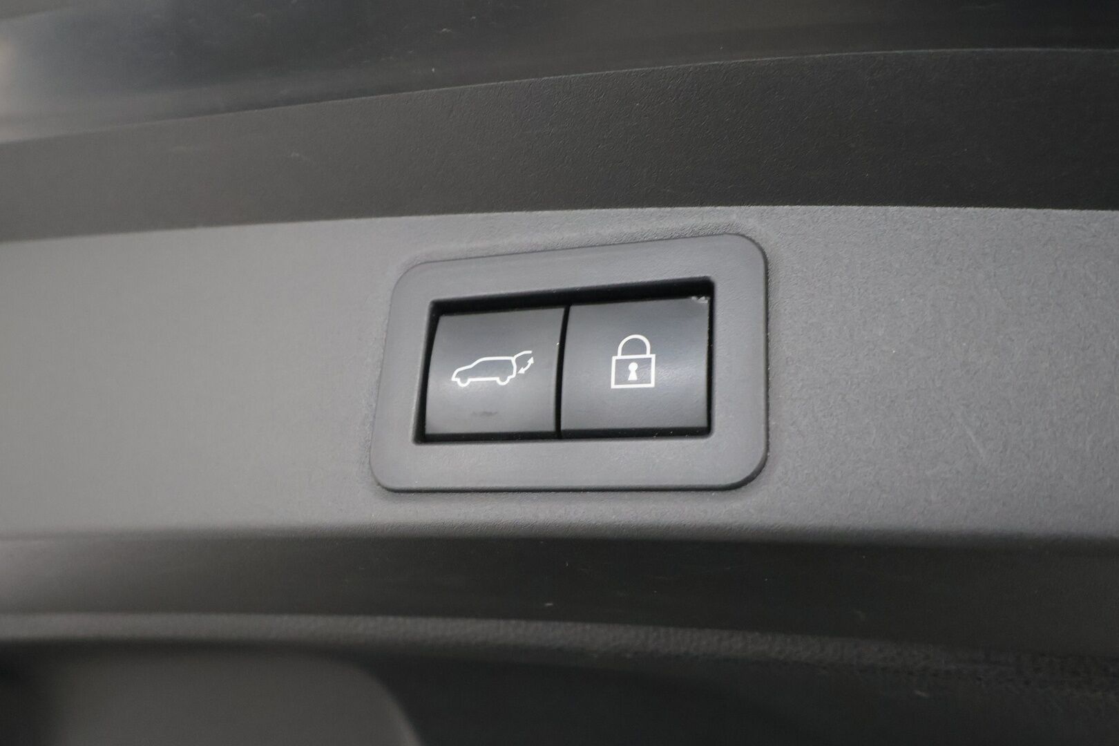 Toyota Corolla 2019 Touring Sports 1,8 Hybrid Style - | ACC | Lohko | P.Kamera | LED | Ratinlämmitys | Puolinahat | Apple&Android | Suomi-auto | Kahdet Renkaat | Merkkihuollettu |
