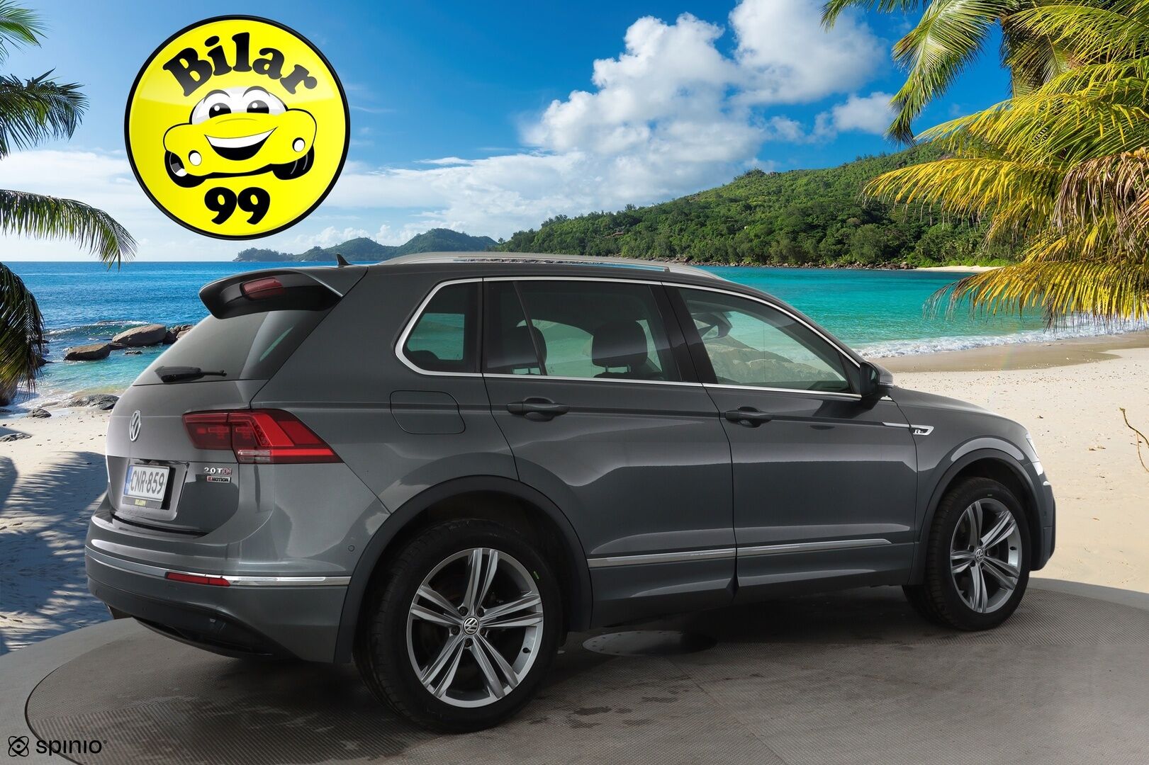 Volkswagen Tiguan 2017 R-Line 2,0 TDI SCR 140 kW 4MOTION DSG **Webasto / Adapt.vakkari / LED / Koukku / P.kamera / Digimittaristo / KeylessGo** - Kahdet renkaat aluvanteilla