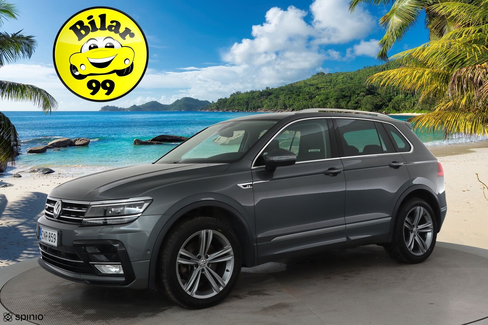 Volkswagen Tiguan 2017 R-Line 2,0 TDI SCR 140 kW 4MOTION DSG **Webasto / Adapt.vakkari / LED / Koukku / P.kamera / Digimittaristo / KeylessGo** - Kahdet renkaat aluvanteilla