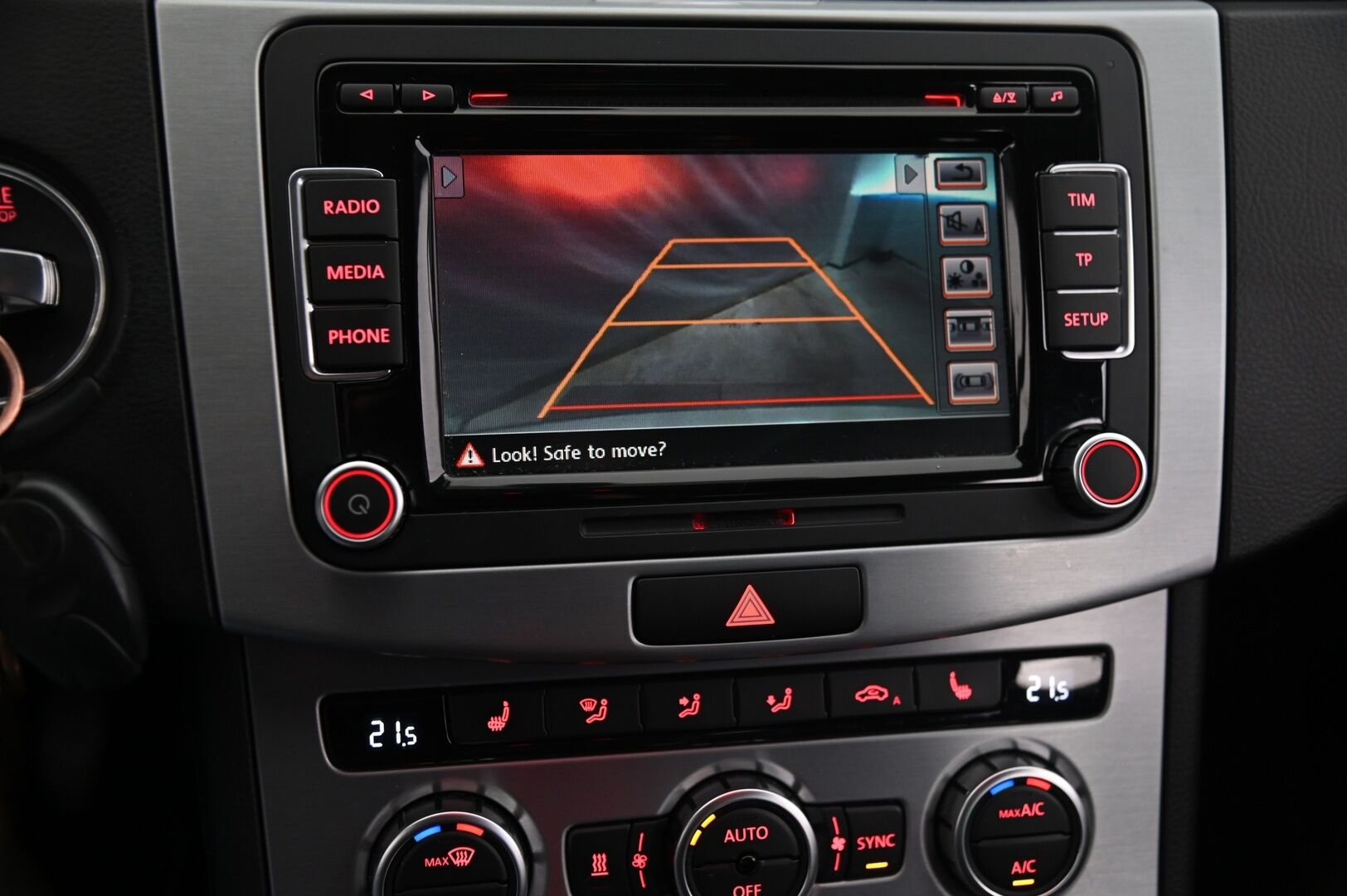 Volkswagen CC 2014 2,0 TDI R-Line 130 kW (177 hv) 4MOTION DSG *Koukku / Webasto / ACC / R-Line / P-Kamera / Tutkat* - *Juuri saapunut! / Musta sisäkatto / 2X renkaat / Siist*