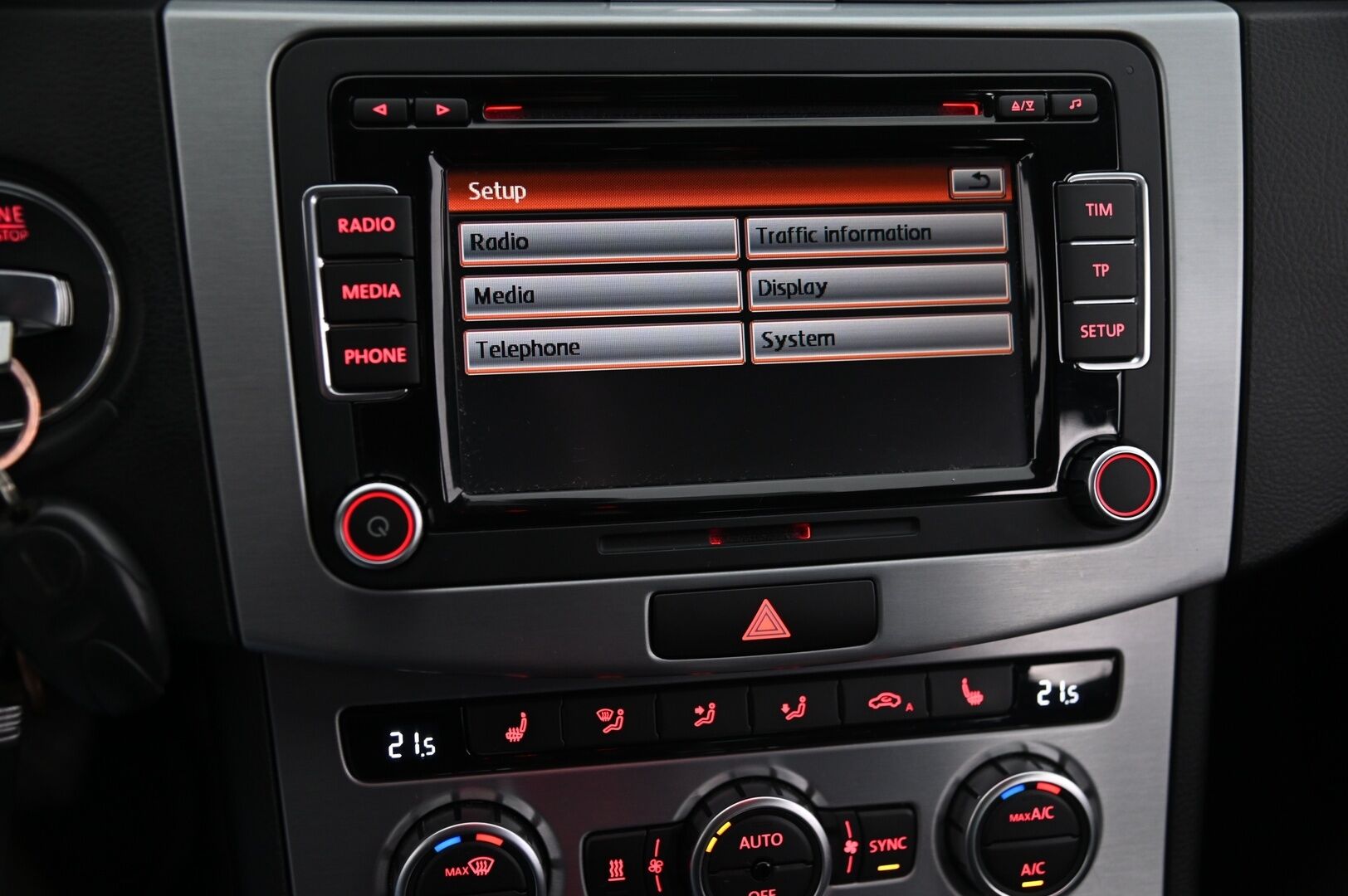 Volkswagen CC 2014 2,0 TDI R-Line 130 kW (177 hv) 4MOTION DSG *Koukku / Webasto / ACC / R-Line / P-Kamera / Tutkat* - *Juuri saapunut! / Musta sisäkatto / 2X renkaat / Siist*