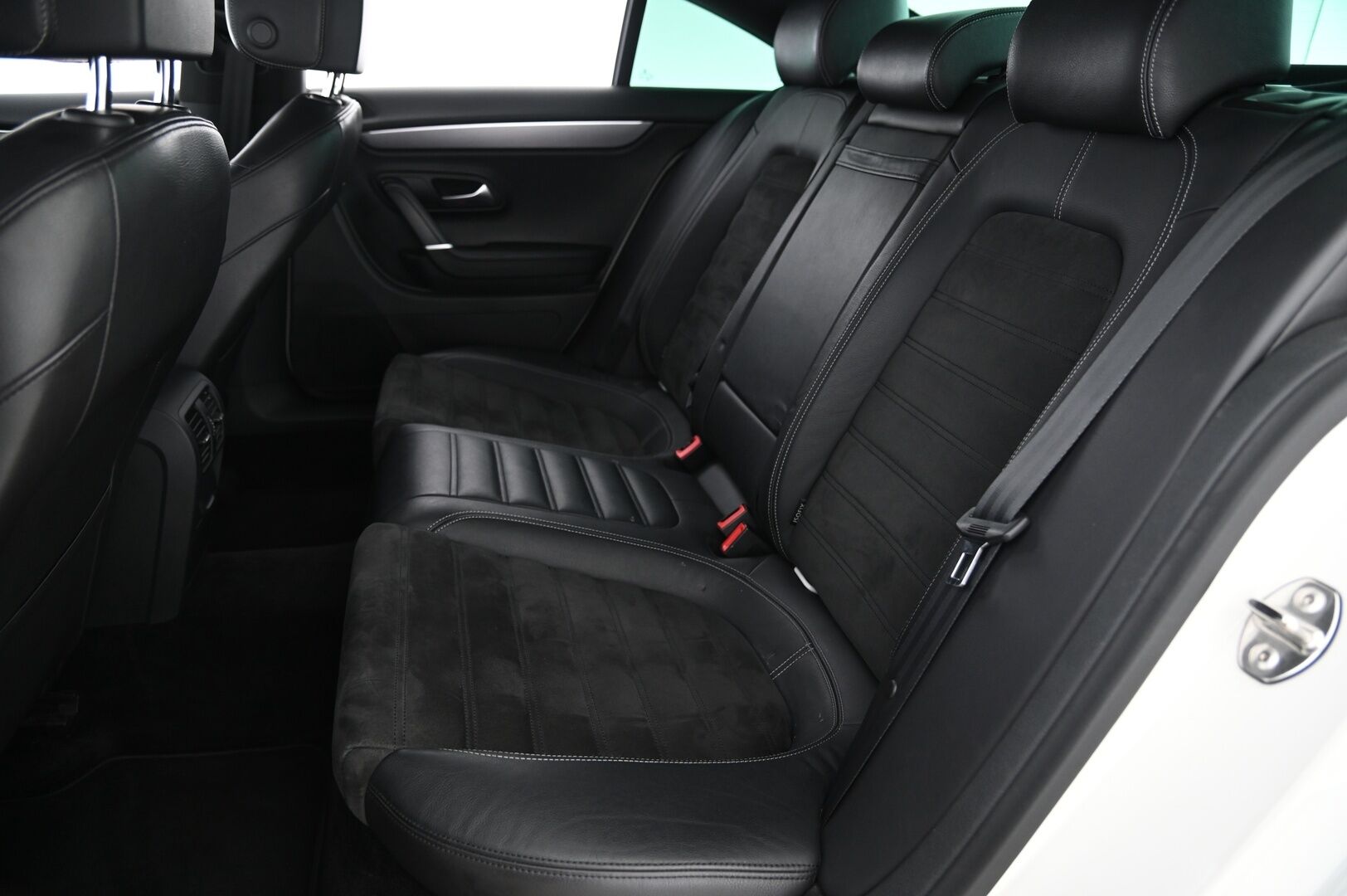 Volkswagen CC 2014 2,0 TDI R-Line 130 kW (177 hv) 4MOTION DSG *Koukku / Webasto / ACC / R-Line / P-Kamera / Tutkat* - *Juuri saapunut! / Musta sisäkatto / 2X renkaat / Siist*