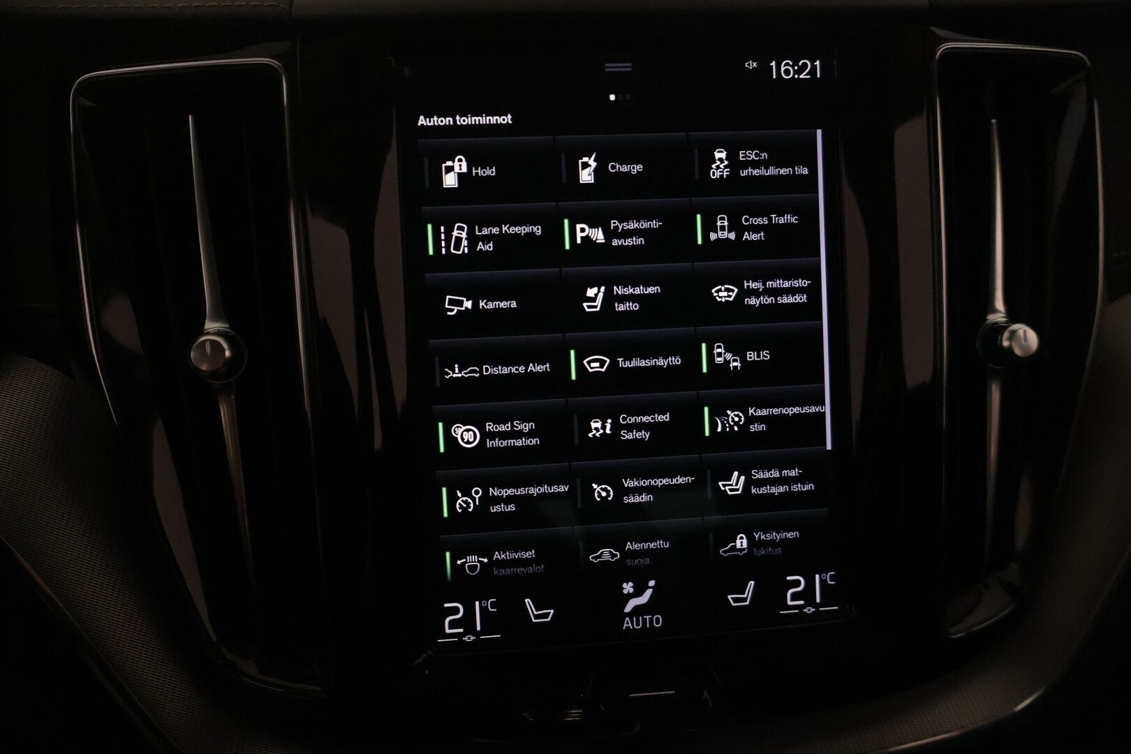 Volvo XC60 2020 T8 TwE AWD Inscription aut - Suomi-auto | Merkkihuollettu | Bowers&Wilkins | Hierovat ja ilmastoidut muistipenkit | Pilot assist | Webasto | Vetokoukku | 360 kamera