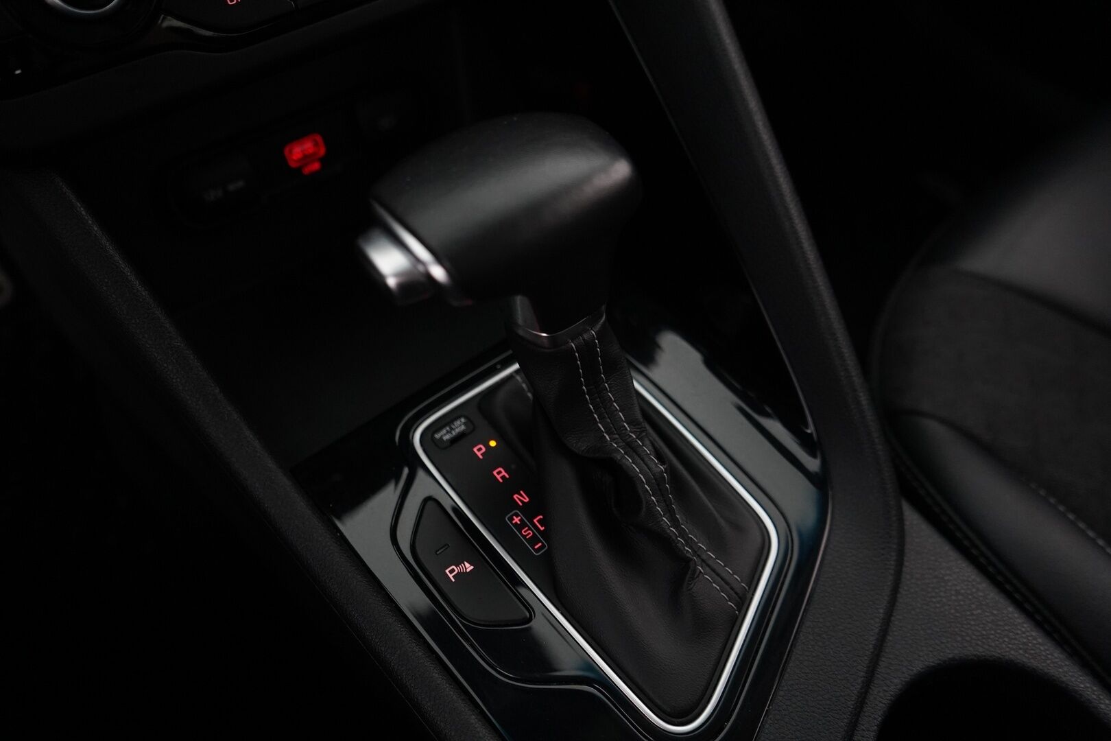 Kia Niro 2020 1,6 GDI Hybrid EX DCT *ACC / Kamera / Ratinlämmitin / Kaistavahti* - Juuri katsastettu / Juuri Huollettu / Kahdet renkaat alumiinivantein / Suomi-auto