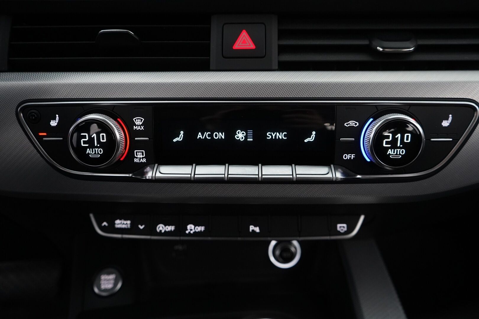 Audi A5 2019 Sportback Business Sport Comfort Edition 45 TFSI 180 kW MHEV quattro S tronic - Ruskeat nahat / Webasto / Koukku / Tutkat / S.luukku