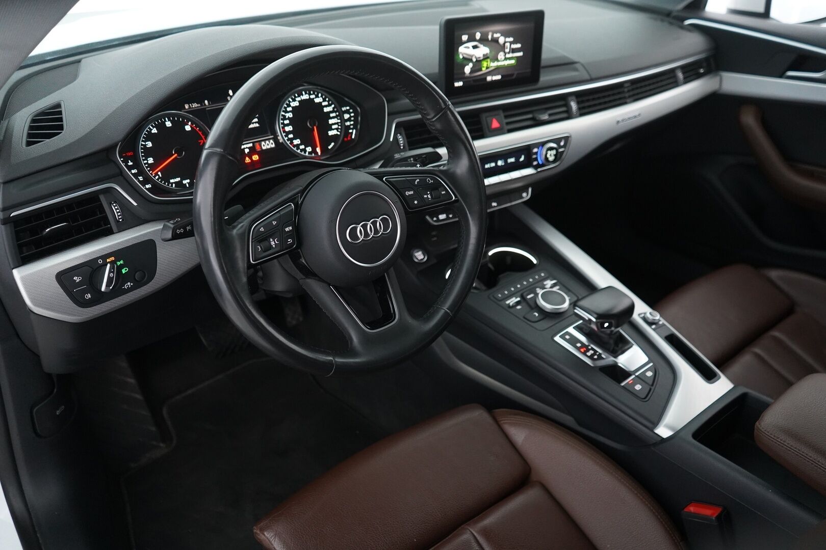 Audi A5 2019 Sportback Business Sport Comfort Edition 45 TFSI 180 kW MHEV quattro S tronic - Ruskeat nahat / Webasto / Koukku / Tutkat / S.luukku