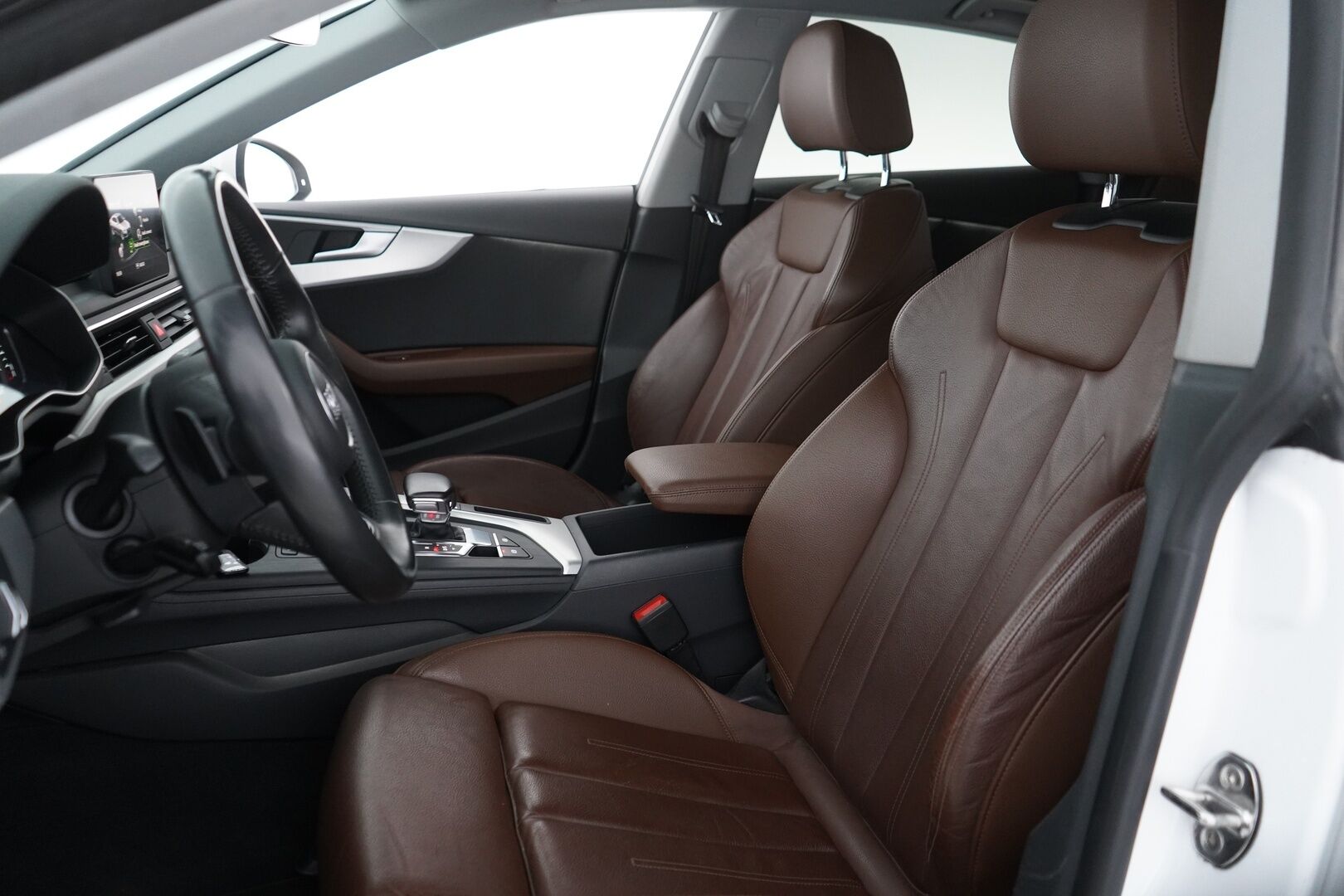 Audi A5 2019 Sportback Business Sport Comfort Edition 45 TFSI 180 kW MHEV quattro S tronic - Ruskeat nahat / Webasto / Koukku / Tutkat / S.luukku
