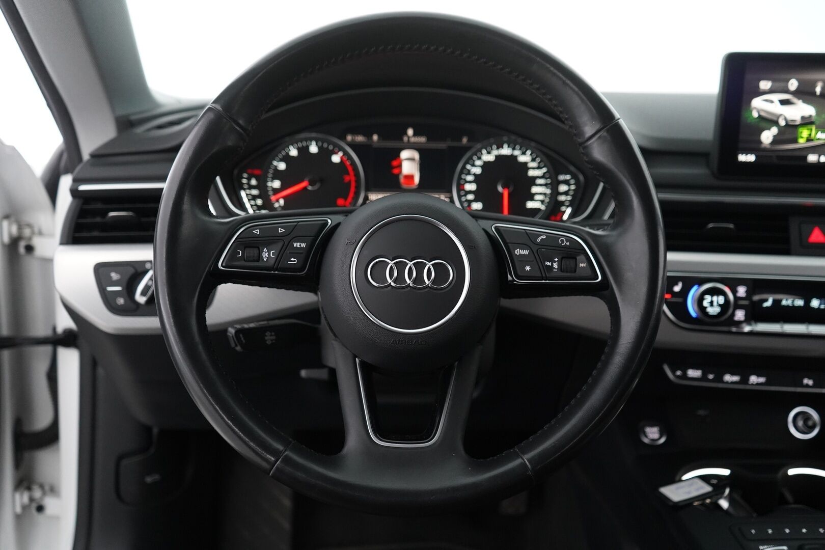 Audi A5 2019 Sportback Business Sport Edition 45TFSI 180kW MHEV Quattro S Tronic *Webasto / Nahat / Vetokoukku / Tutkat* - KATSO KAMPANJAHINTA!/ Suomi-Auto / Kahdet renkaat alumiinivanteilla / Hyvä huoltohistoria / Viimeisin huolto 172tkm - HULLU BLACKWEEK KORKOTARJOUS 2,49%