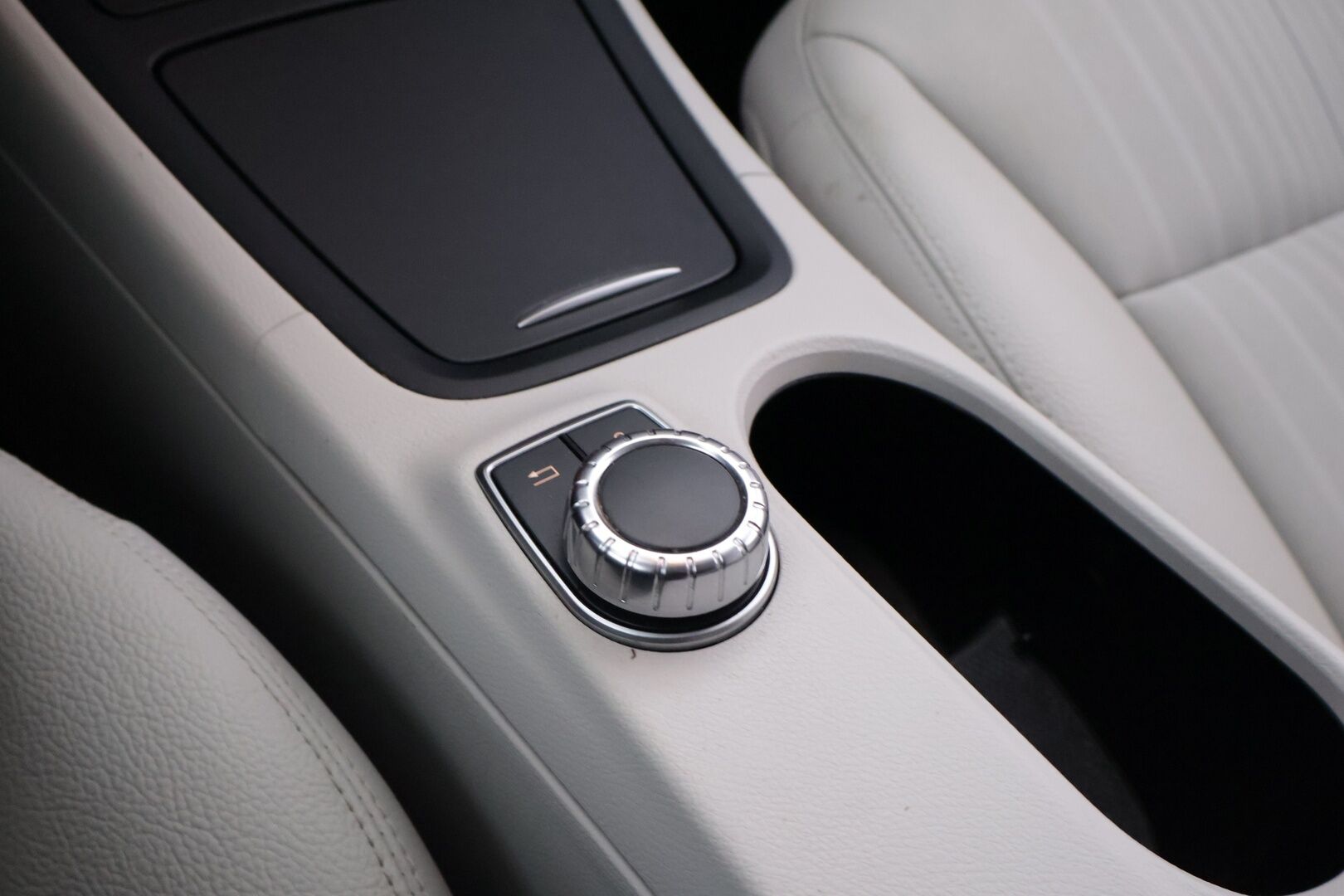 Mercedes-Benz B 2012 180 BE A Premium Business *Muistipenkki / BLIS / Comand / ILS / Lohkolämmitin / Koukku / Vakkari / 2x Renkaat* - Tilava Mercedes huippuvarustein! / Juuri katsastettu. 