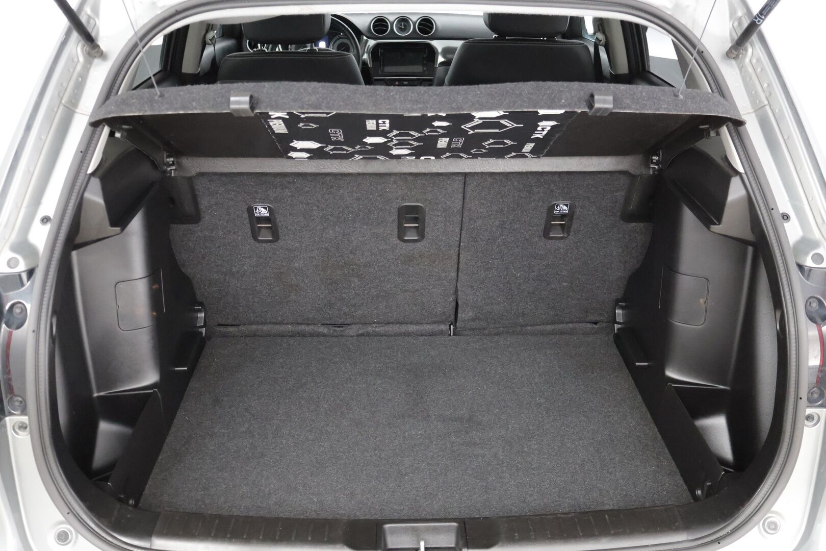 Suzuki Vitara 2021 1,4 BOOSTERJET 4WD GL+ 6AT HYBRID * Webasto / KeylessGo / Peruutuskamera / Adapti. Cruise * - * 1-.om Suomi-Auto / Hyvät varusteet / Särmät huollot / 2x hyvät renkaat aluvanteilla *
