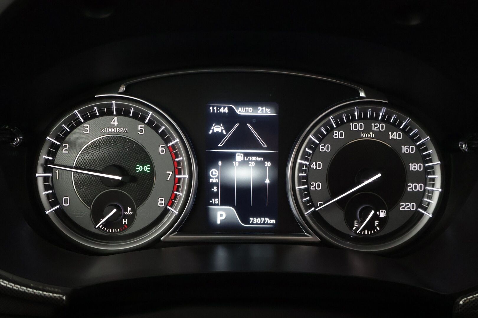 Suzuki Vitara 2021 1,4 BOOSTERJET 4WD GL+ 6AT HYBRID * Webasto / KeylessGo / Peruutuskamera / Adapti. Cruise * - * 1-.om Suomi-Auto / Hyvät varusteet / Särmät huollot / 2x hyvät renkaat aluvanteilla *
