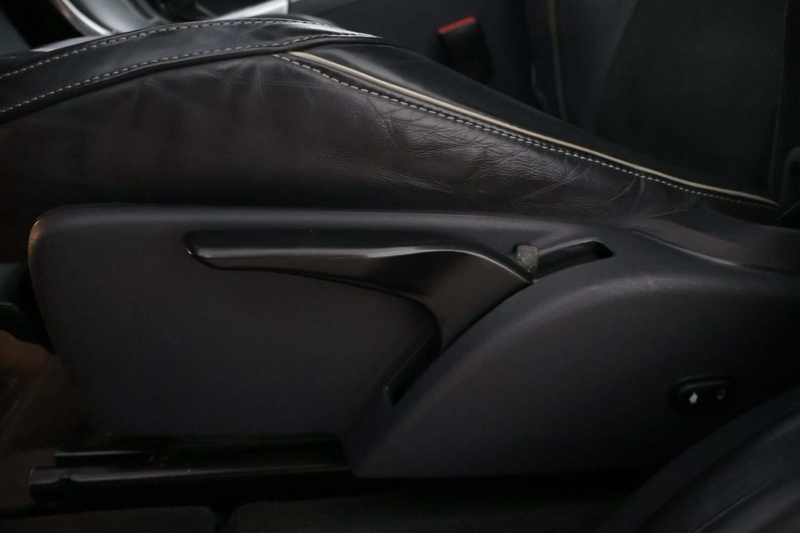 Volvo XC60 2016 D4 AWD R-Design aut - | Adaptiivinen vakionopeudensäädin | BLIS | Peruutuskamera | Navigointi | Jakopää Tehty 4/26 | ACC | Vetokoukku | Webasto Ylläpitolaturilla |