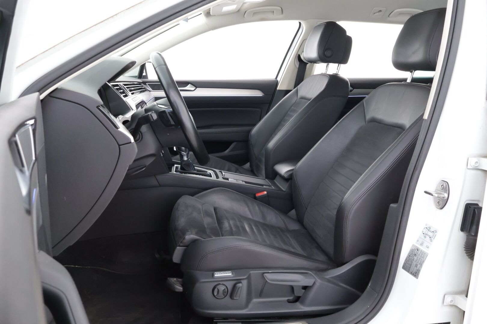 Volkswagen Passat 2018 Variant GTE Plug-In Hybrid 160 kW (218 hv) DSG-automaatti- MYYDÄÄN HUUTOKAUPAT.COM! - MYYDÄÄN HUUTOKAUPAT.COM!