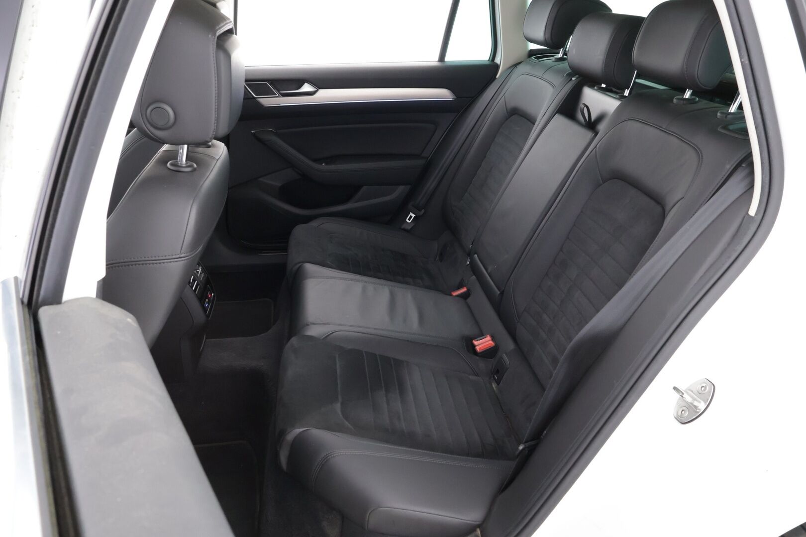 Volkswagen Passat 2018 Variant GTE Plug-In Hybrid 160 kW (218 hv) DSG-automaatti- MYYDÄÄN HUUTOKAUPAT.COM! - MYYDÄÄN HUUTOKAUPAT.COM!