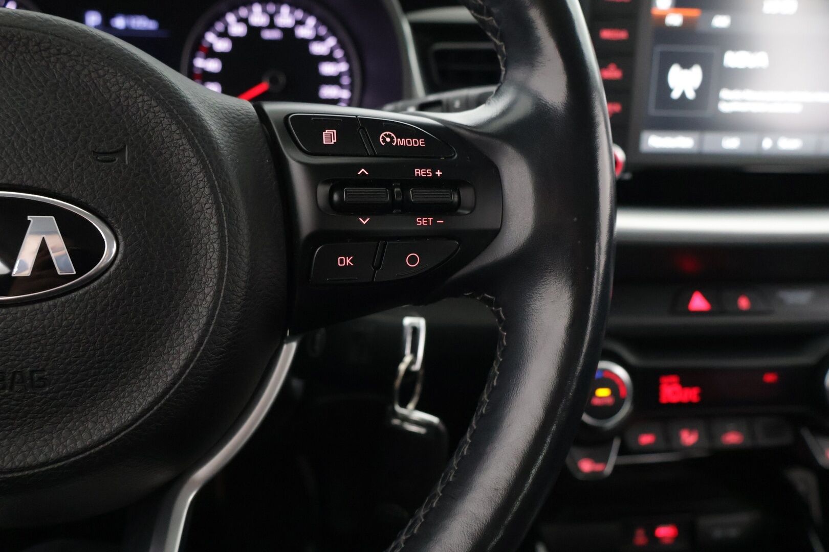 Kia Stonic 2020 1,0 T-GDI ISG 120hv EX DCT EcoDynamics - *Suomi-auto / Lohkolämmitin / Peruutuskamera / Tutkat takana / Ratinlämmitin / 2x renkaat alumiinivantein*