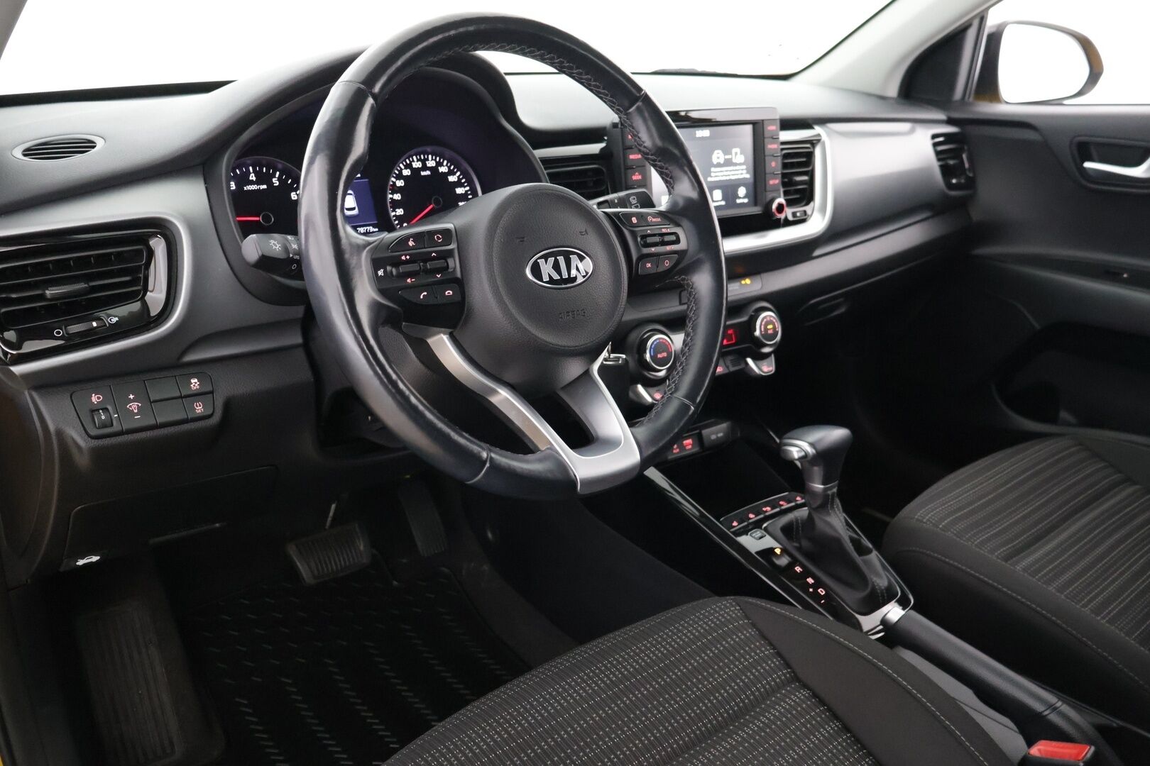 Kia Stonic 2020 1,0 T-GDI ISG 120hv EX DCT EcoDynamics - *Suomi-auto / Lohkolämmitin / Peruutuskamera / Tutkat takana / Ratinlämmitin / 2x renkaat alumiinivantein*
