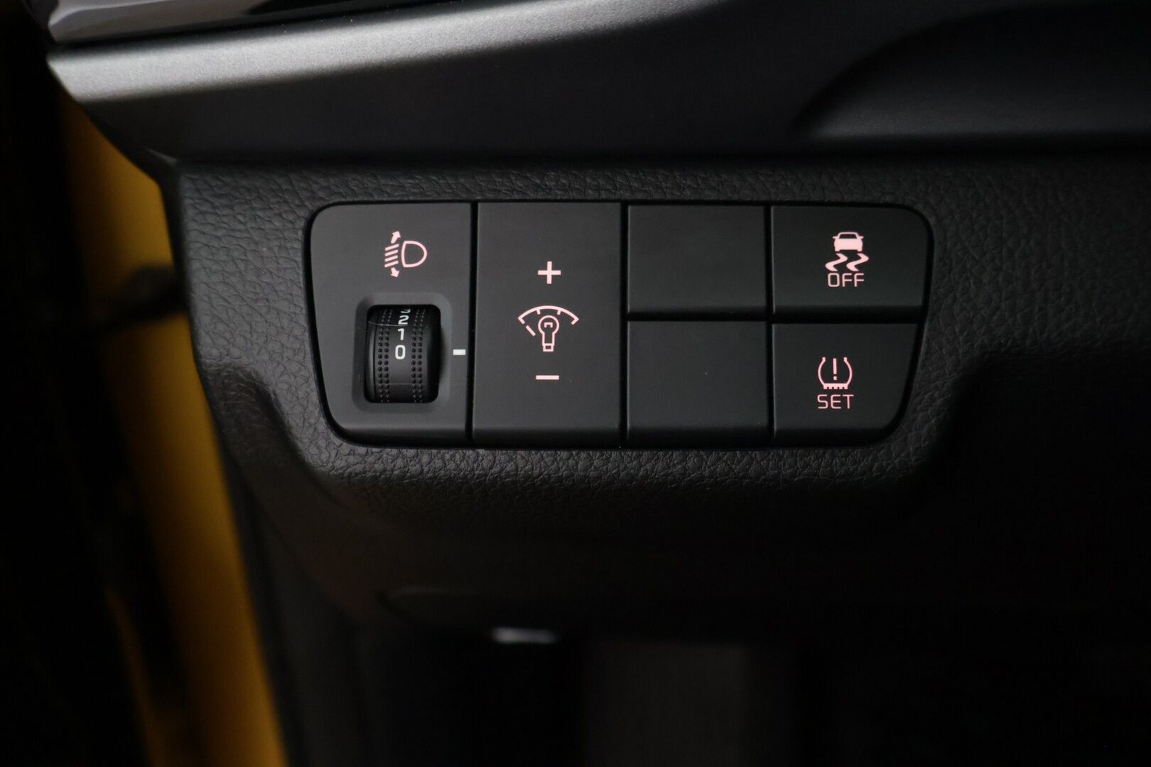 Kia Stonic 2020 1,0 T-GDI ISG 120hv EX DCT EcoDynamics - *Suomi-auto / Lohkolämmitin / Peruutuskamera / Tutkat takana / Ratinlämmitin / 2x renkaat alumiinivantein*