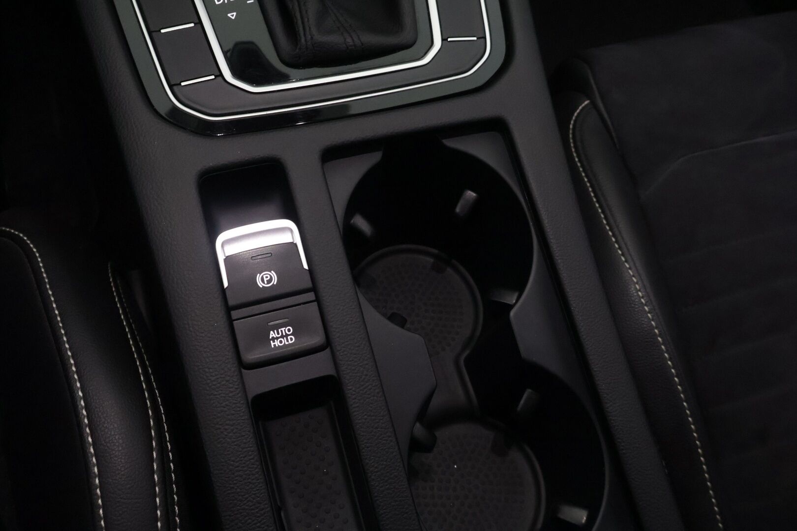 Volkswagen Passat 2020 Variant R-Line 1,5 TSI EVO 110 kW DSG-automaatti - P.Kamera| Webasto|LED|Koukku