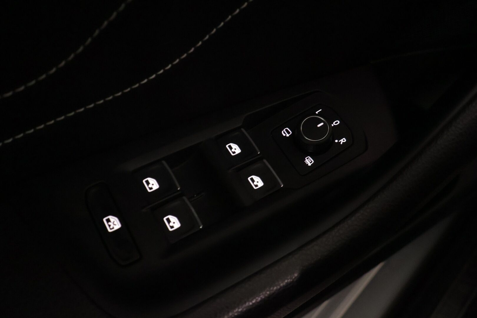 Volkswagen Passat 2020 Variant R-Line 1,5 TSI EVO 110 kW DSG-automaatti - P.Kamera| Webasto|LED|Koukku