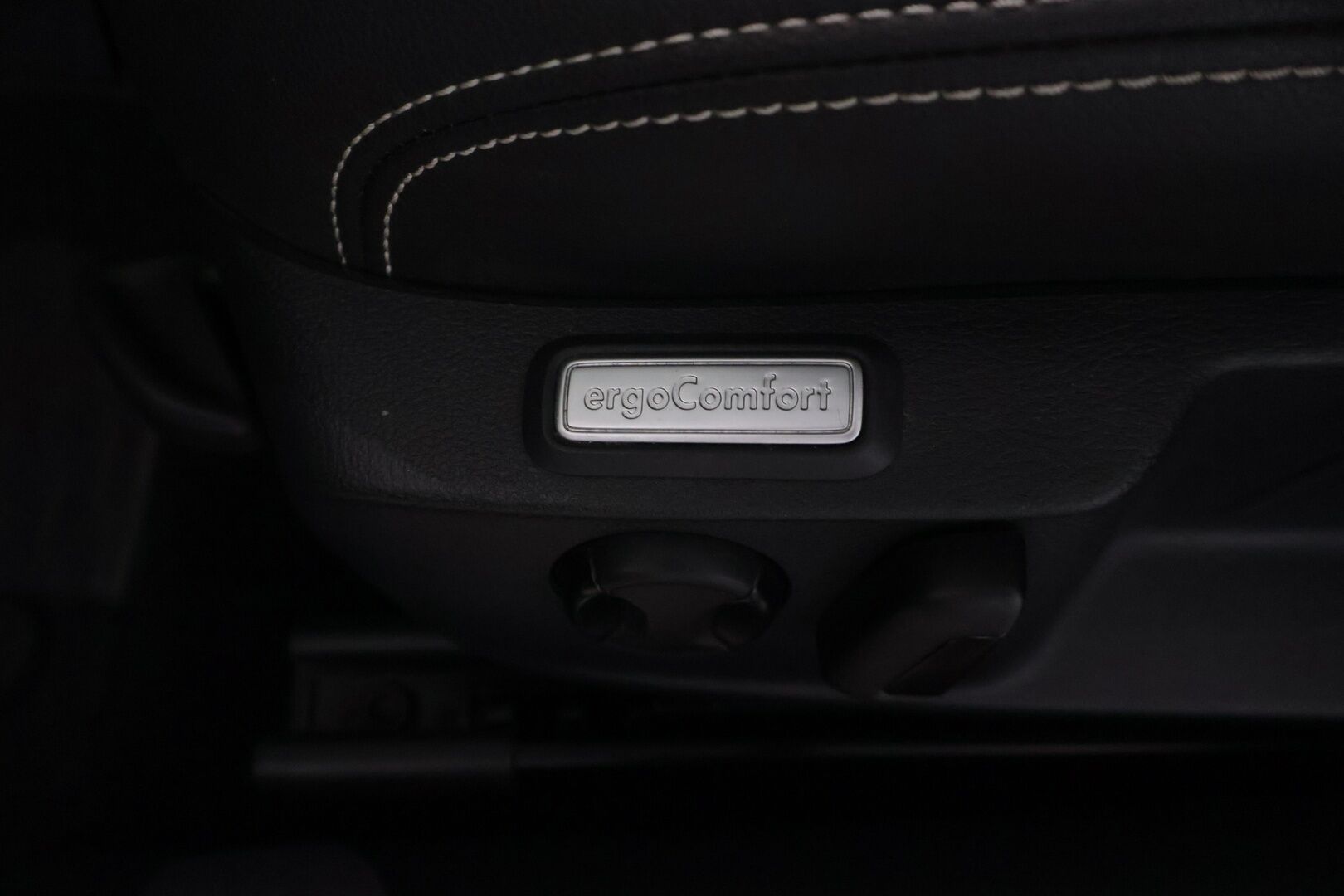 Volkswagen Passat 2020 Variant R-Line 1,5 TSI EVO 110 kW DSG-automaatti - P.Kamera| Webasto|LED|Koukku