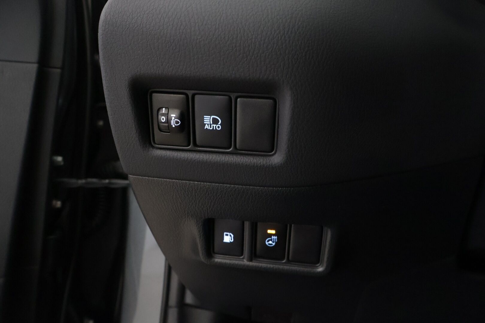 TOYOTA C-HR 2020 1,8 Hybrid Intense * Adapt. vakkari / Kaistavahti / LED / Keyless / P.kamera / Miracast *