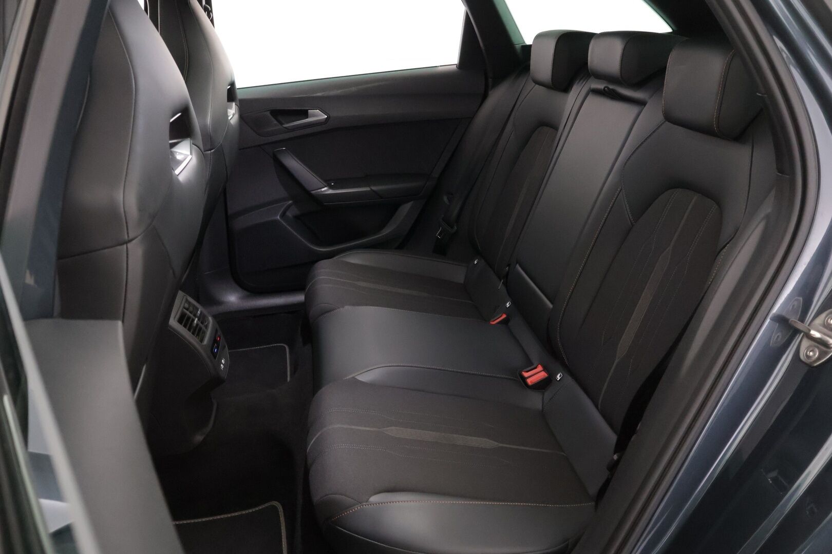 CUPRA LEON SPORTSTOURER 2021 1,4 PHEV 180 kW e-HYBRID DSG *Adapt. vakkari / Digimittaristo / Navi / LED / Keyless / Apple&Android * - *Kahdet renkaat / Merkki huollettu / Taloudellinen*