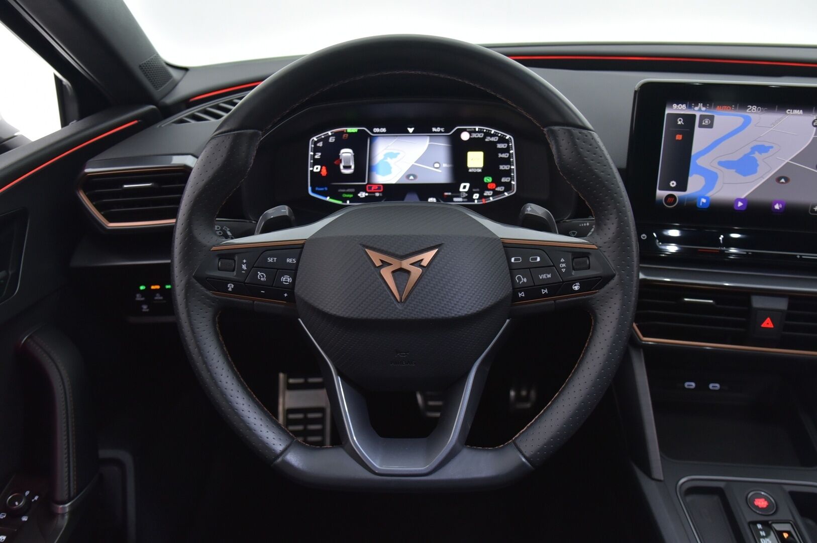 CUPRA LEON SPORTSTOURER 2021 1,4 PHEV 180 kW e-HYBRID DSG - Adapt. vakkari / Digimittaristo / Navi / LED / Keyless / Apple&Android 