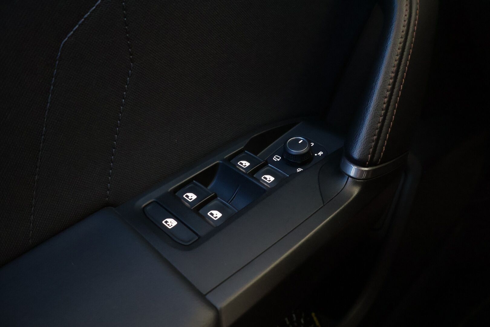 CUPRA LEON SPORTSTOURER 2021 1,4 PHEV 180 kW e-HYBRID DSG *Adapt. vakkari / Digimittaristo / Navi / LED / Keyless / Apple&Android * - *Kahdet renkaat / Merkki huollettu / Taloudellinen*