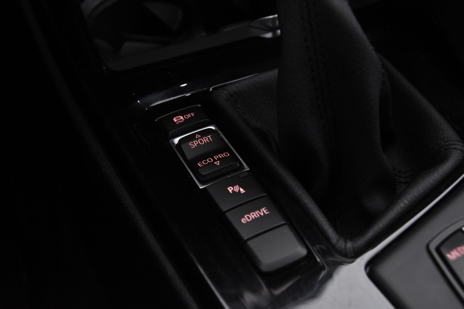 BMW X1 2021 F48 xDrive25e Sport *Adapt. Vakkari / Kaistavahti / HUD / LED-valot / Sporttipenkit / M-Ratti*