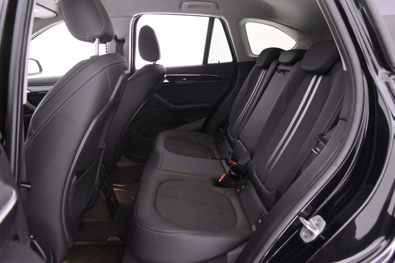 BMW X1 2021 F48 xDrive25e Sport *Adapt. Vakkari / Kaistavahti / HUD / LED-valot / Sporttipenkit / M-Ratti*