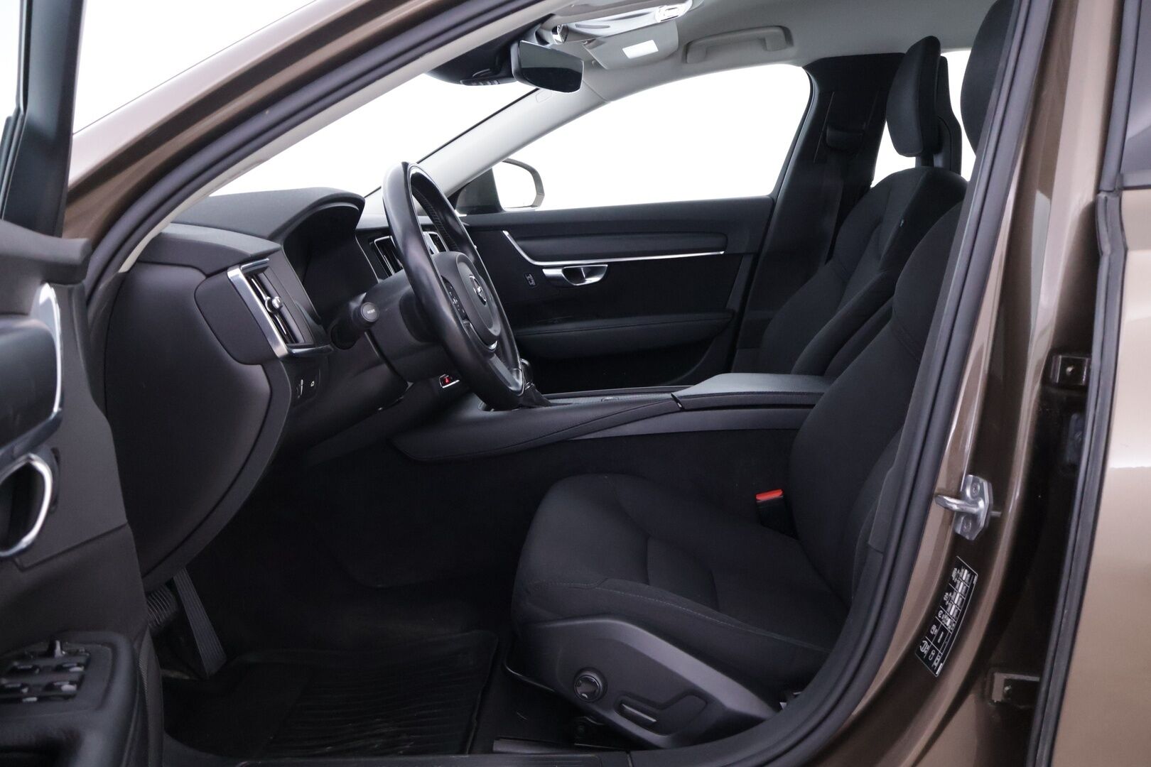 Volvo V90 2018 D3 AWD Business aut *Ei Ad-Blue / ACC / S-Koukku / Kamera / Tutkat / Pa-lämmitin / Ratinlämmitin / LED* - Hyvin huollettu neliveto V90 ilman Adblue järjestelmää!