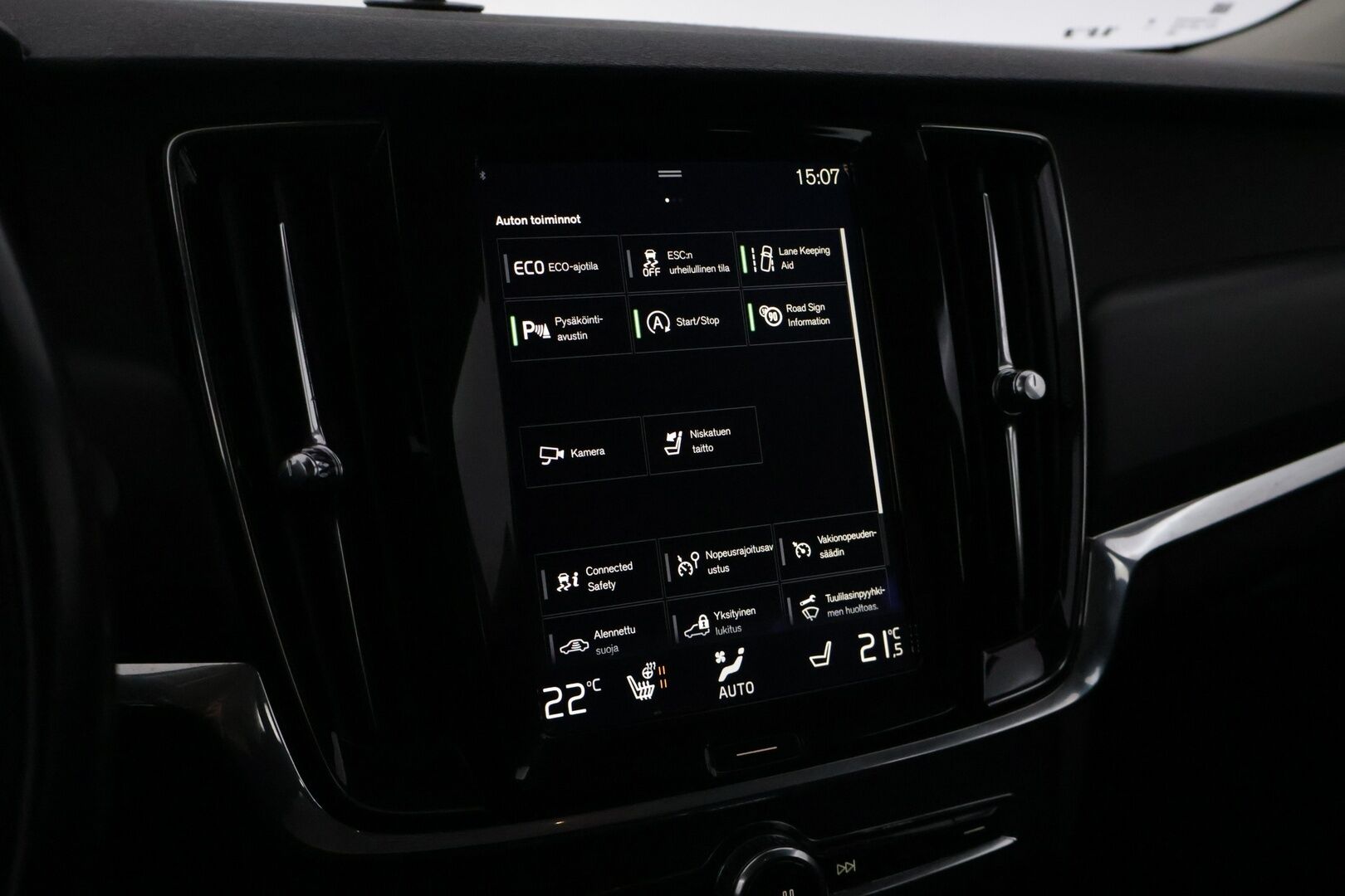 Volvo V90 2018 D3 AWD Business aut *Ei Ad-Blue / ACC / S-Koukku / Kamera / Tutkat / Pa-lämmitin / Ratinlämmitin / LED* - Hyvin huollettu neliveto V90 ilman Adblue järjestelmää!