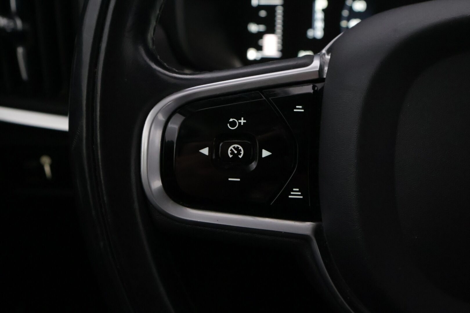 Volvo V90 2018 D3 AWD Business aut *Ei Ad-Blue / ACC / S-Koukku / Kamera / Tutkat / Pa-lämmitin / Ratinlämmitin / LED* - Hyvin huollettu neliveto V90 ilman Adblue järjestelmää!