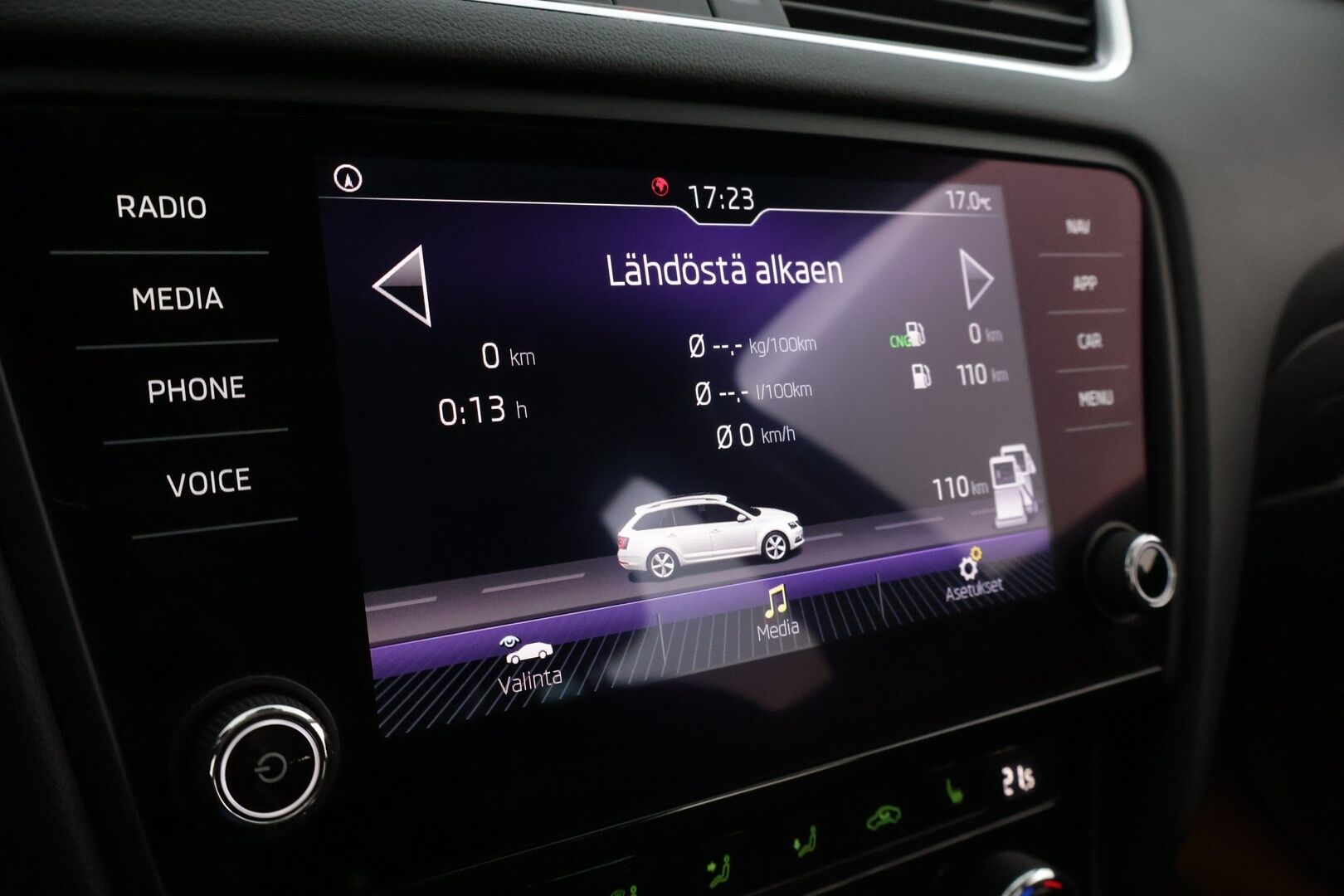 Skoda Octavia 2020 Combi 1,5 TSI G-TEC Style BusinessLine Aut. ** ACC / Webasto / Kessy / Lämm. tuulilasi / Koukku / P.kamera ** - * Kattavasti varusteltu Suomiauto kaksilla Michelinin renkailla! / Lämmitettävä ratti / Sähkökontti / Lane Assist / Blind Spot Assist *