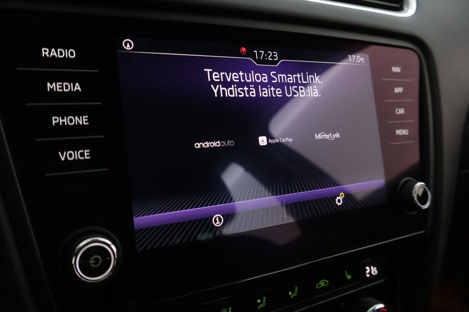 Skoda Octavia 2020 Combi 1,5 TSI G-TEC Style BusinessLine Aut. ** ACC / Webasto / Kessy / Lämm. tuulilasi / Koukku / P.kamera ** - * Kattavasti varusteltu Suomiauto kaksilla Michelinin renkailla! / Lämmitettävä ratti / Sähkökontti / Lane Assist / Blind Spot Assist *