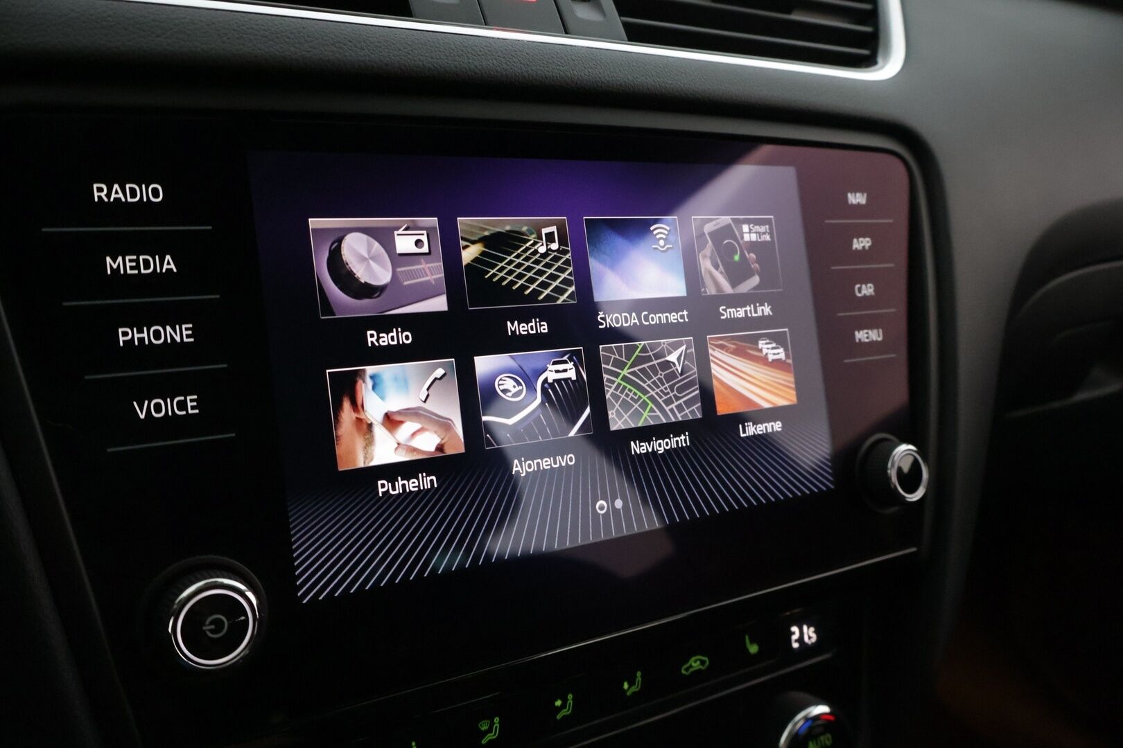 Skoda Octavia 2020 Combi 1,5 TSI G-TEC Style BusinessLine Aut. ** ACC / Webasto / Kessy / Lämm. tuulilasi / Koukku / P.kamera ** - * Kattavasti varusteltu Suomiauto kaksilla Michelinin renkailla! / Lämmitettävä ratti / Sähkökontti / Lane Assist / Blind Spot Assist *