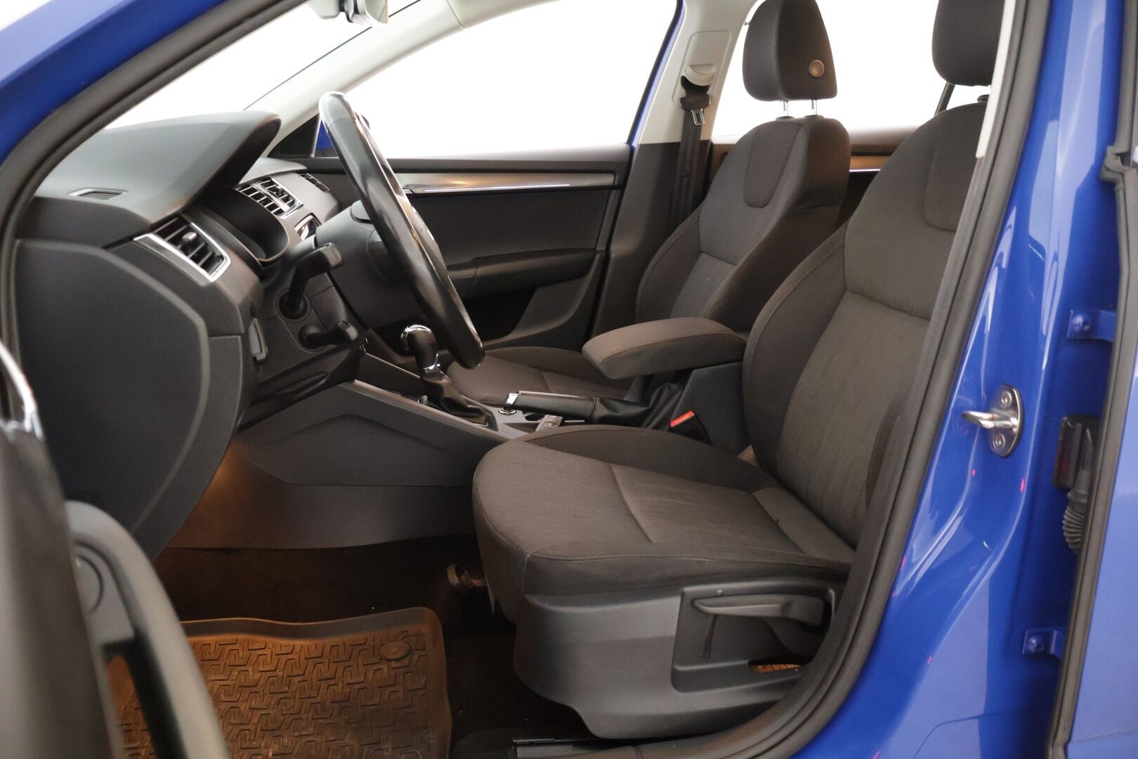 Skoda Octavia 2020 Combi 1,5 TSI G-TEC Style BusinessLine Aut. ** ACC / Webasto / Kessy / Lämm. tuulilasi / Koukku / P.kamera ** - * Kattavasti varusteltu Suomiauto kaksilla Michelinin renkailla! / Lämmitettävä ratti / Sähkökontti / Lane Assist / Blind Spot Assist *