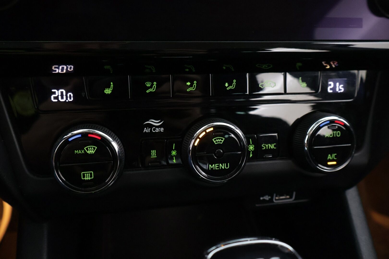 Skoda Octavia 2020 Combi 1,5 TSI G-TEC Style BusinessLine Aut. ** ACC / Webasto / Kessy / Lämm. tuulilasi / Koukku / P.kamera ** - * Kattavasti varusteltu Suomiauto kaksilla Michelinin renkailla! / Lämmitettävä ratti / Sähkökontti / Lane Assist / Blind Spot Assist *