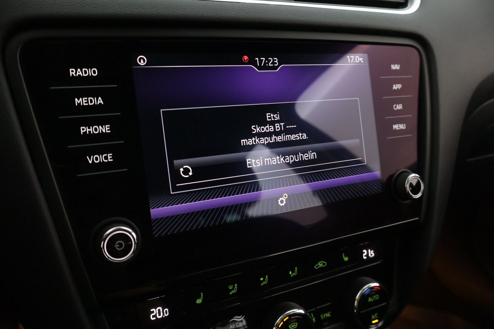 Skoda Octavia 2020 Combi 1,5 TSI G-TEC Style BusinessLine Aut. ** ACC / Webasto / Kessy / Lämm. tuulilasi / Koukku / P.kamera ** - * Kattavasti varusteltu Suomiauto kaksilla Michelinin renkailla! / Lämmitettävä ratti / Sähkökontti / Lane Assist / Blind Spot Assist *