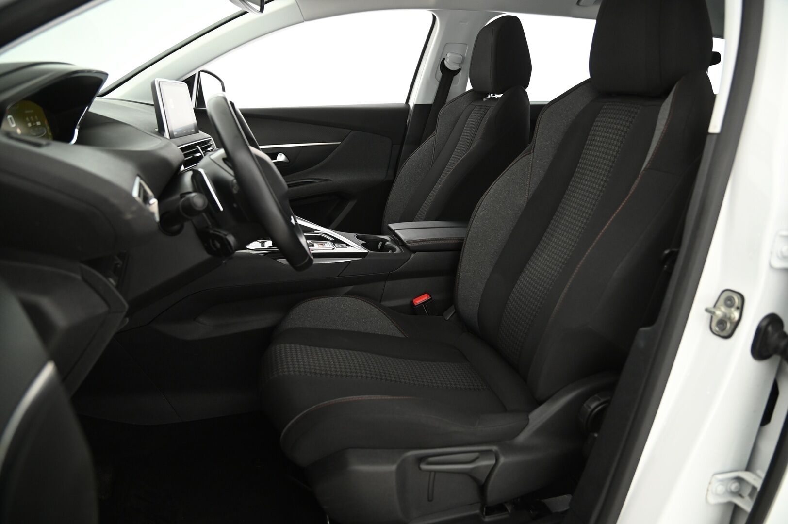 Peugeot 5008 2020 Active BlueHDi 130 EAT8-autom / 7-paikkanen / Tutkat / App connect  / Rattivaihteet / - *2x renkaat&aluminiivanteet*