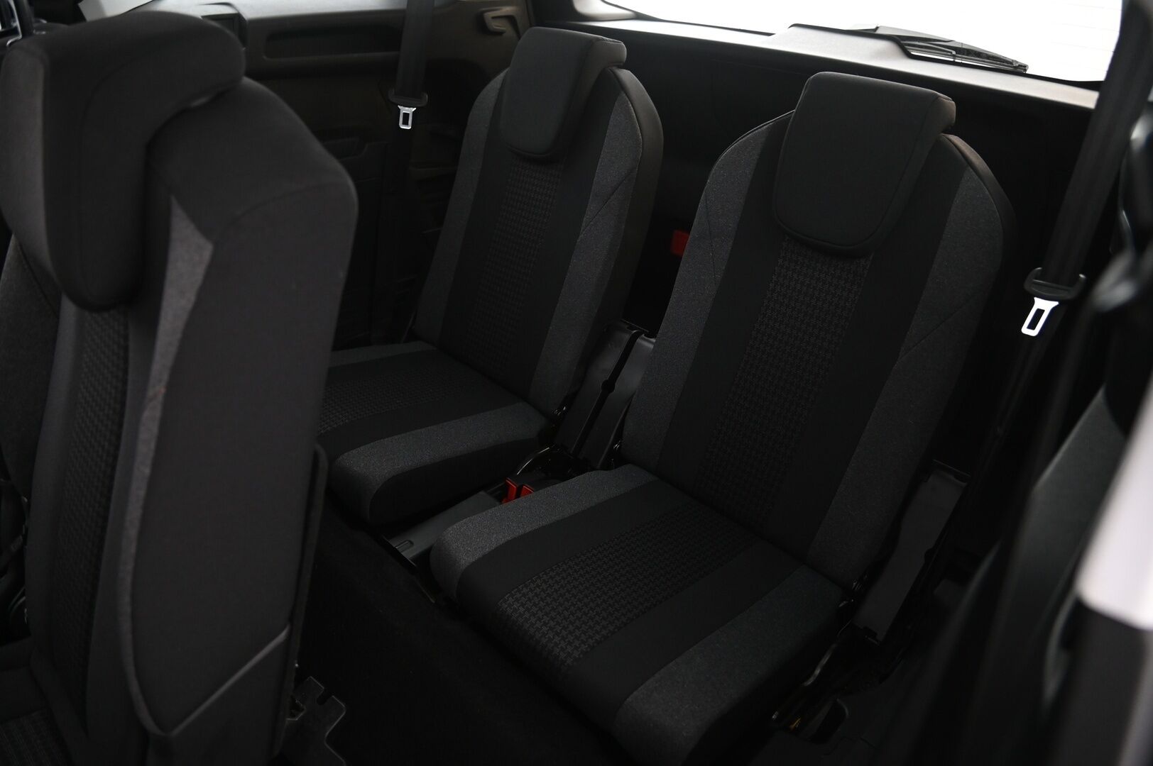 Peugeot 5008 2020 Active BlueHDi 130 EAT8-autom / 7-paikkanen / Tutkat / App connect  / Rattivaihteet / - *2x renkaat&aluminiivanteet*