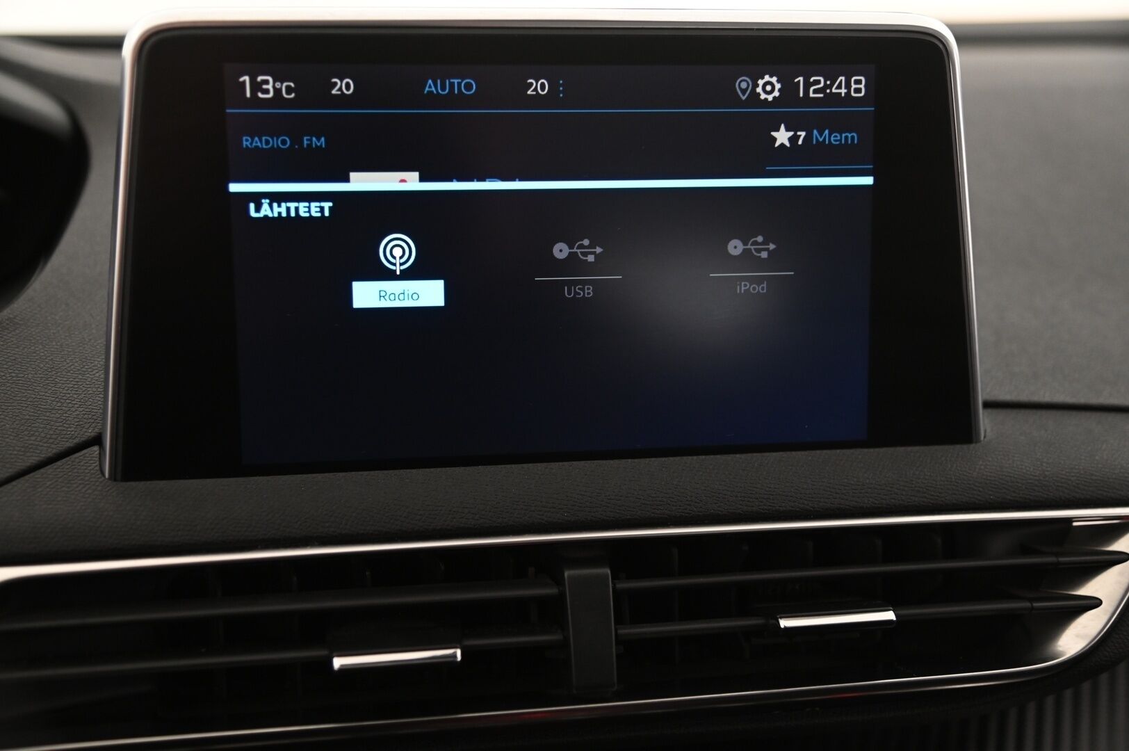 Peugeot 5008 2020 Active BlueHDi 130 EAT8-autom / 7-paikkanen / Tutkat / App connect  / Rattivaihteet / - *2x renkaat&aluminiivanteet*