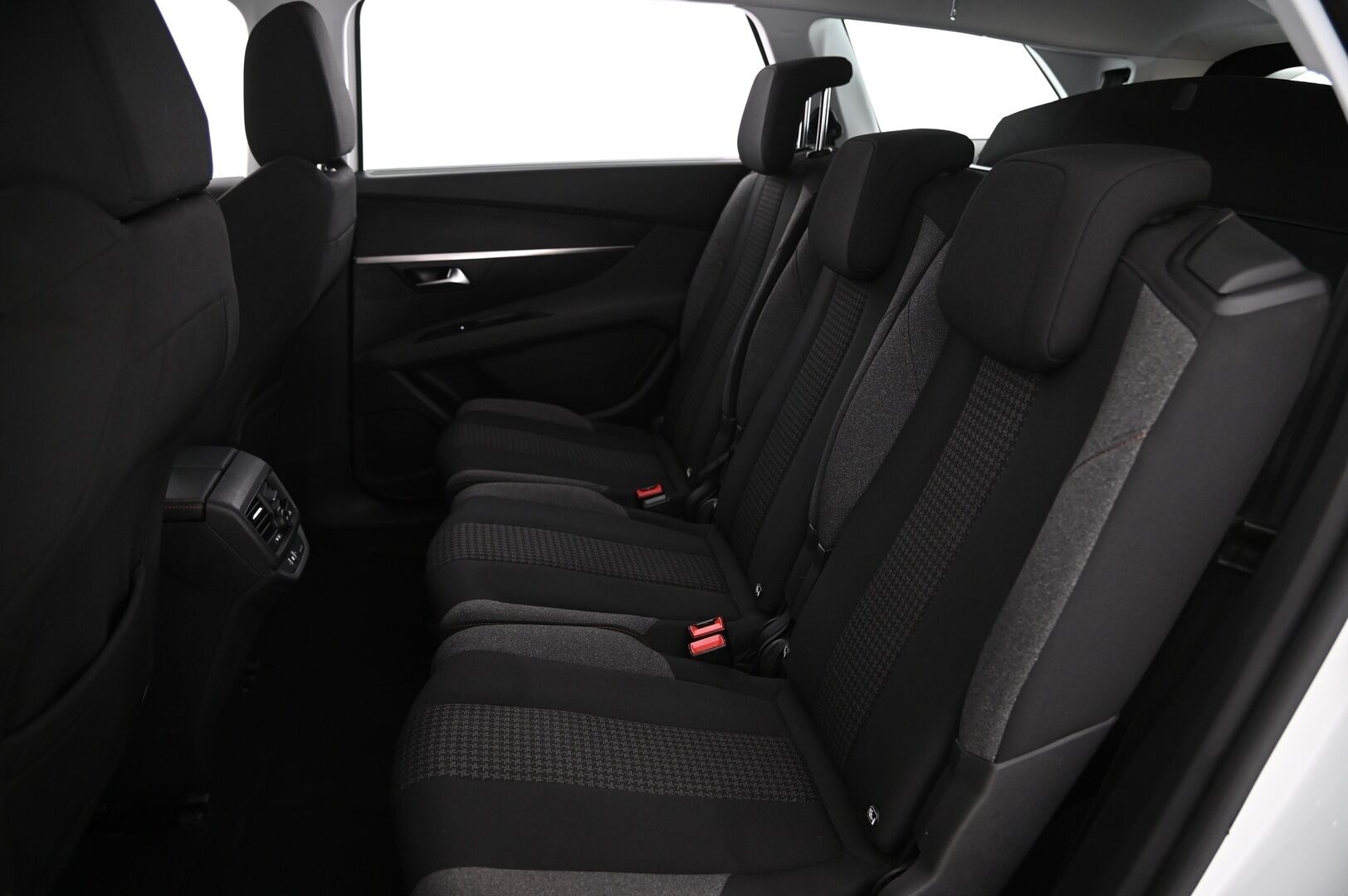 Peugeot 5008 2020 Active BlueHDi 130 EAT8-autom / 7-paikkanen / Tutkat / App connect  / Rattivaihteet / - *2x renkaat&aluminiivanteet*