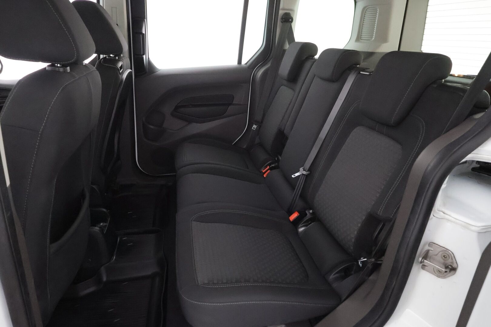 Ford Tourneo Connect 2020 1,5 TDCi 120 hv A8 Trend 5-ovinen * 1.Om Suomiauto / Webasto / Lämmitettävä tuulilasi / Bluetooth ** - Merkkihuollettu / Kahdet renkaat / ALV!