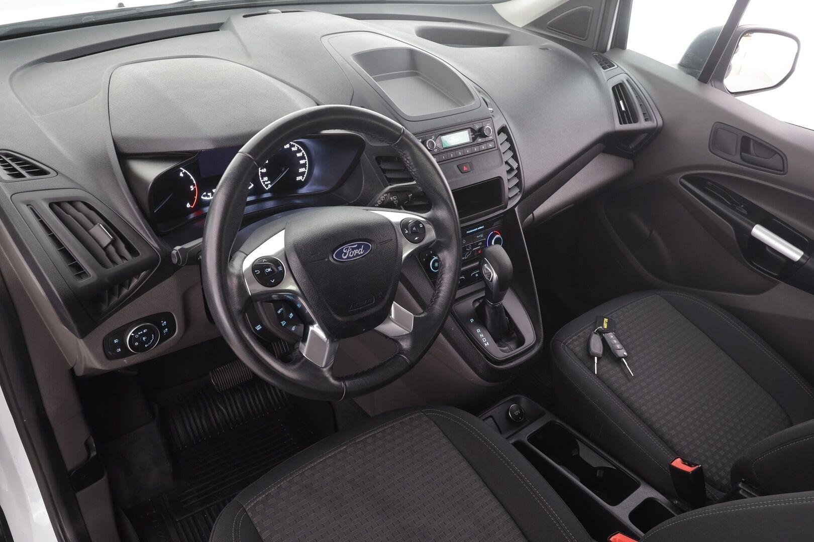 Ford Tourneo Connect 2020 1,5 TDCi 120 hv A8 Trend 5-ovinen * 1.Om Suomiauto / Webasto / Lämmitettävä tuulilasi / Bluetooth ** - Merkkihuollettu / Kahdet renkaat / ALV!