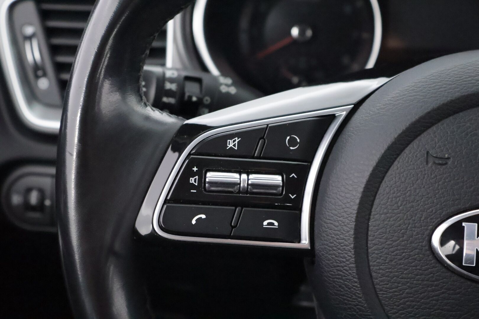 Kia Ceed 2019 1,0 T-GDI ISG 100hv Active SW - Suomiauto | Merkkihuollot | Vetokoukku | Ratinlämmitys | Lohko&Sisäpistoke | Peruutustutka | Juuri tullut Tampereelle!